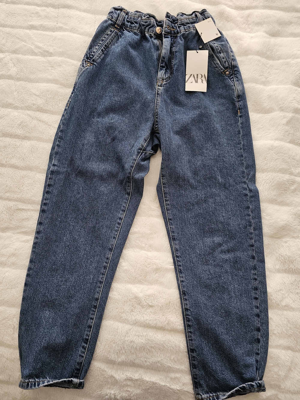 Zara High-Waist Baggy Jeans - Dark Blue. I accept offers.